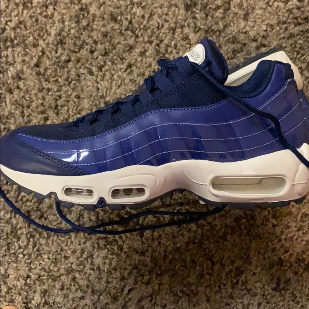 8.5 Nike blue climax